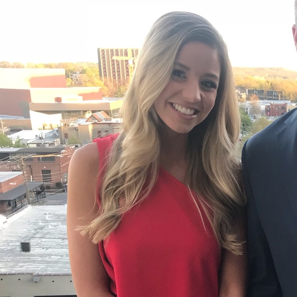 Meet your Posher, Abigail - Picture 1 of 1